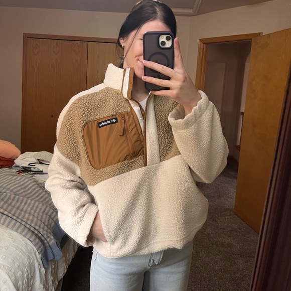 Columbia Women's Lodge Sherpa Pullover in the "Chalk/Beach" - Picture 2 of 12